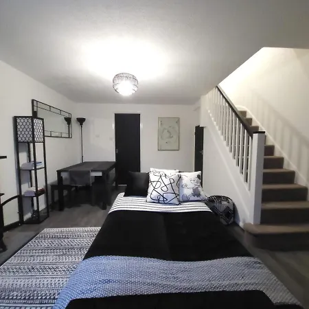 Newly Refurbished Home In Bradley Stoke, Near Cribbs Causeway, Bristol, For Long Stays, Group Stays, Contractors, Sleeps Up To 7 Guests, Free Parking!! Extérieur photo
