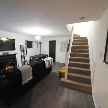 Newly Refurbished Home In Bradley Stoke, Near Cribbs Causeway, Bristol, For Long Stays, Group Stays, Contractors, Sleeps Up To 7 Guests, Free Parking!! Extérieur photo
