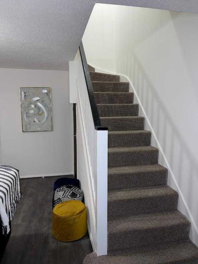 Apartment Bradley Stoke Retreat: Refurbished For Extended Group *